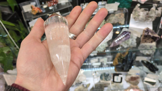 Vogel Wand- Clear Quartz