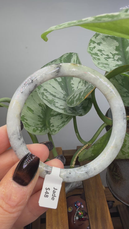 Burmese Jade Bangle – 8mm Wide – 61mm Diameter (Medium)