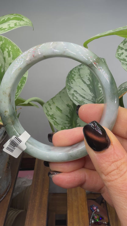 Burmese Jade Bangle – 14mm Wide – 61mm Diameter (Medium)
