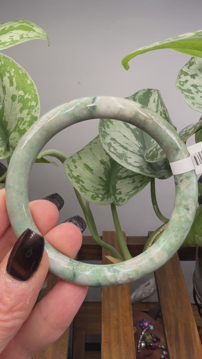 Burmese Jade Bangle – 8mm Wide – 60mm Diameter (Medium)