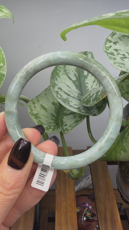 Burmese Jade Bangle – 8mm Wide – 61mm Diameter (Medium)