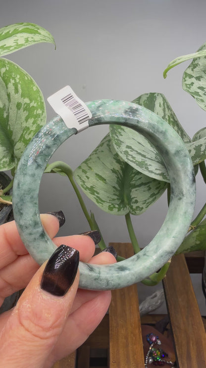 Burmese Jade Bangle – 14mm Wide – 63mm Diameter (Medium Plus)