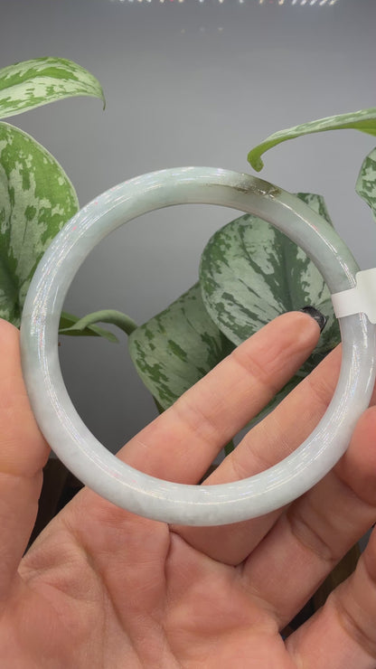 Burmese Jade Bangle – 8mm Wide – 59mm Diameter (Small/Medium)
