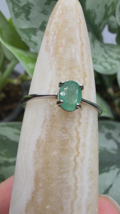 Faceted Emerald Adjustable Ring – .925 Sterling Silver