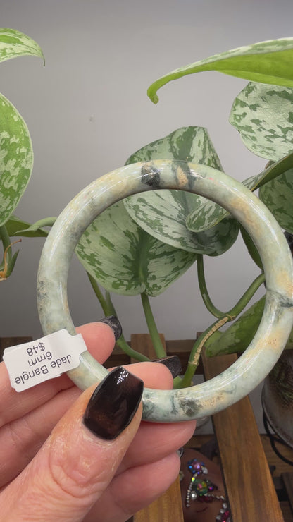 Burmese Jade Bangle – 8mm Wide – 60mm Diameter (Medium)
