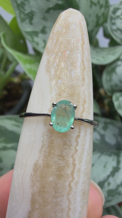 Faceted Emerald Adjustable Ring – .925 Sterling Silver