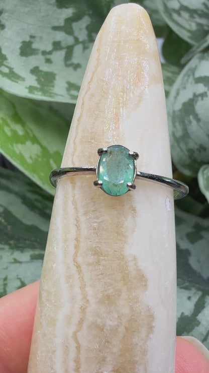 Faceted Emerald Adjustable Ring – .925 Sterling Silver