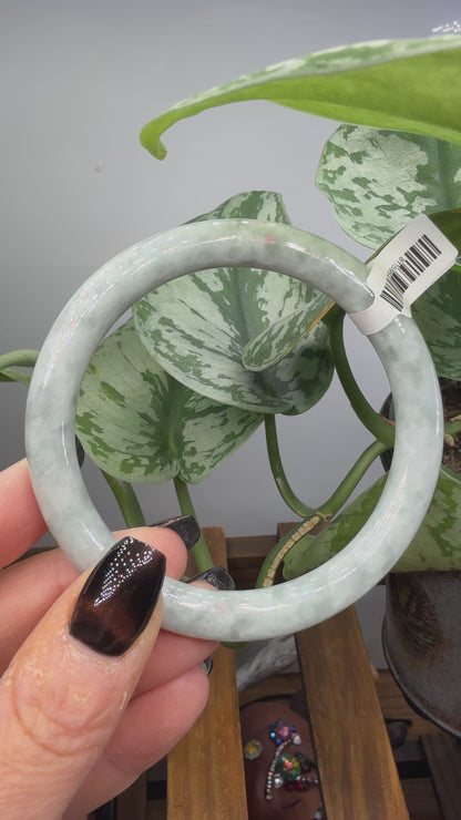 Burmese Jade Bangle – 8mm Wide – 60mm Diameter (Medium)