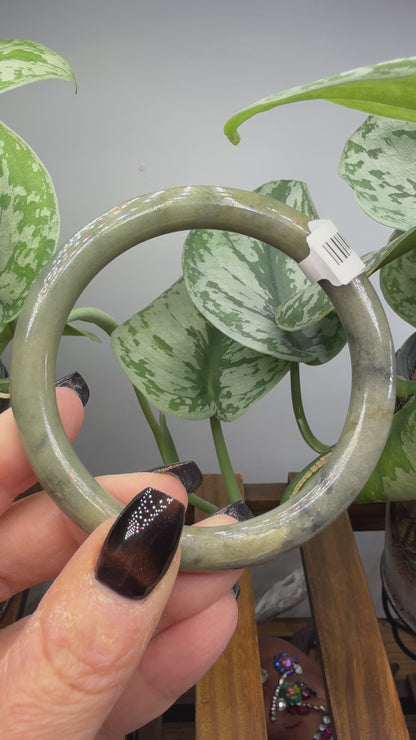 Burmese Jade Bangle – 8mm Wide – 60mm Diameter (Medium)